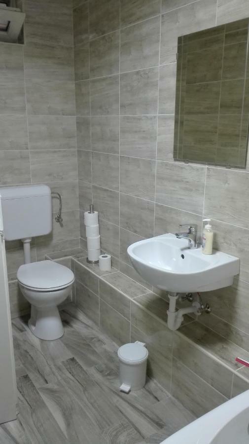 Baross Apartman Kaposvár Extérieur photo
