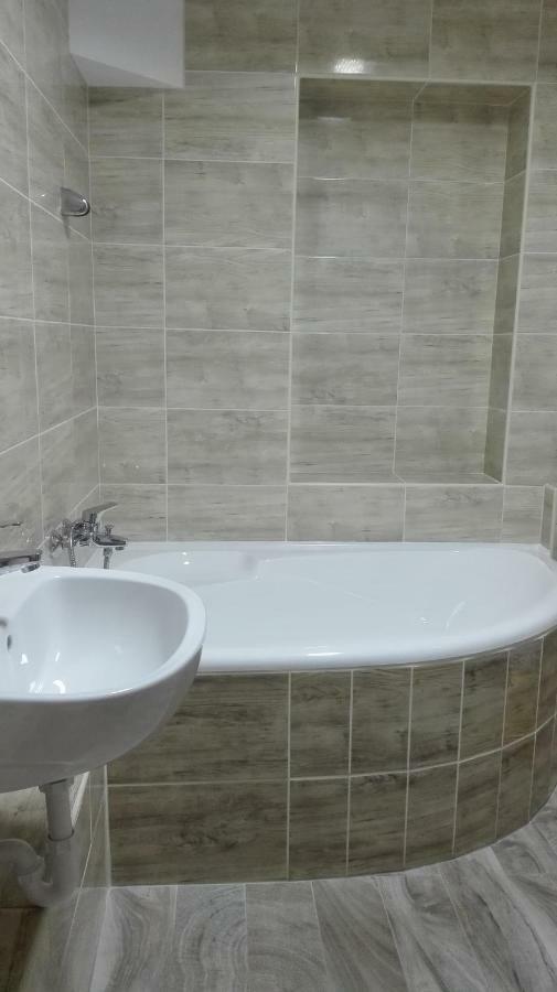 Baross Apartman Kaposvár Extérieur photo